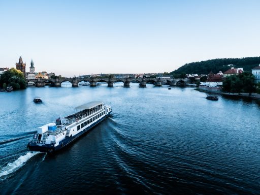 Bateau sur la Vltava, Prague